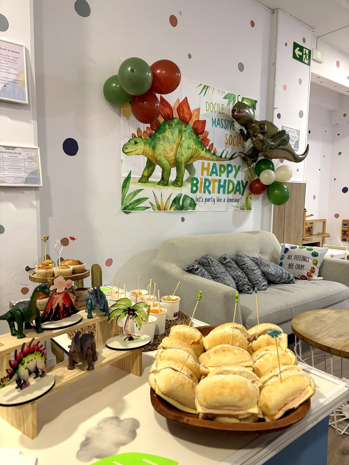Mesa temática dinosaurios cumpleaños Pessigolles