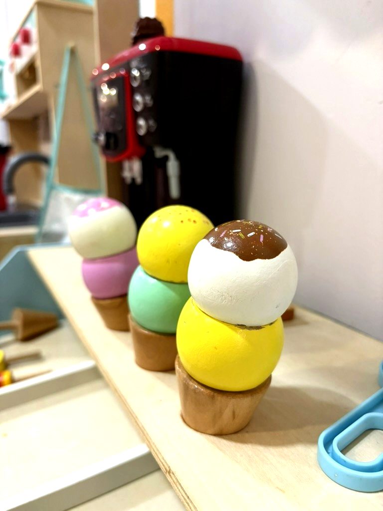Zona juego simbólico helados cocinita Pessigolles